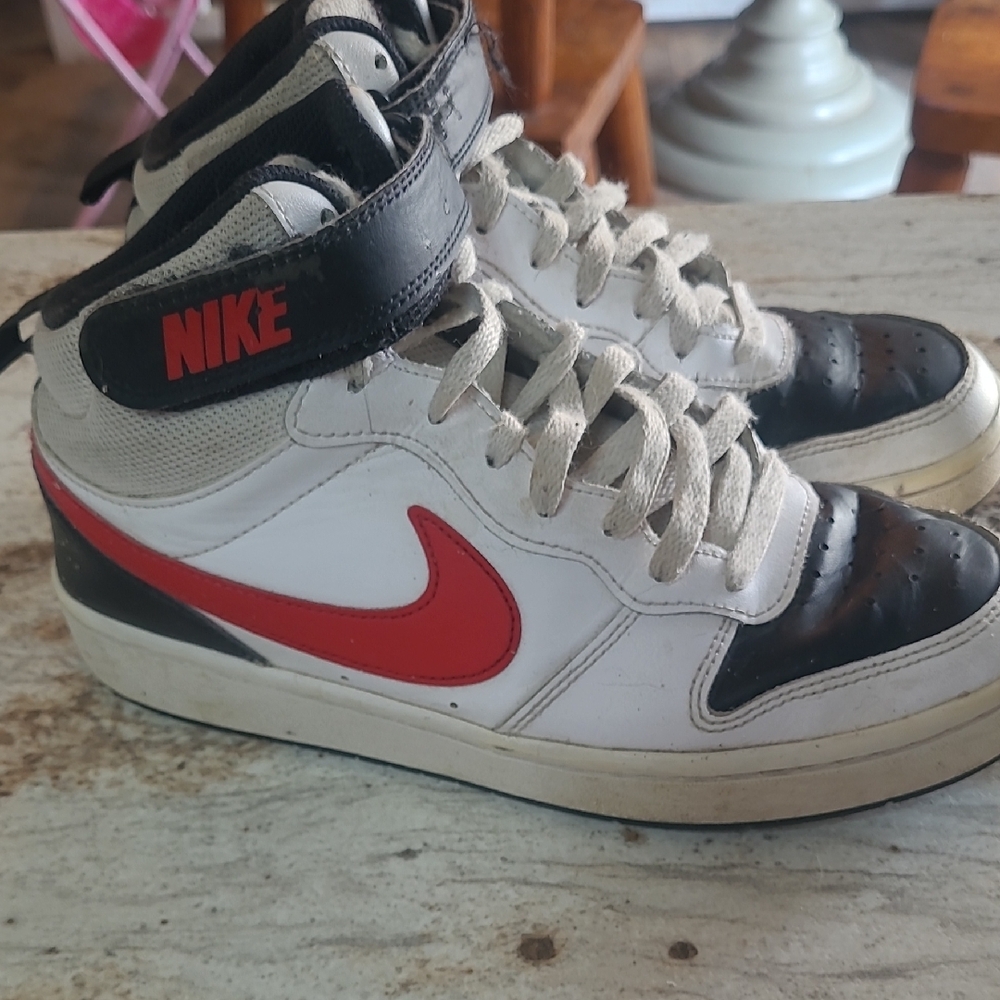 Nike Black and White High-Tops with Red Logo - Picture 2 of 4